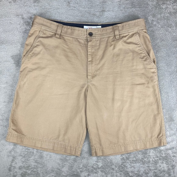 IZOD Saltwater Shorts Mens Khaki Flat Front Casual Cotton Blend Size 38 X 10.5 - Picture 1 of 15